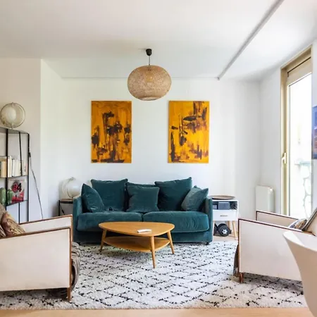 Appartement Grand T2 lumineux - vue sur le canal saint Martin Paris
